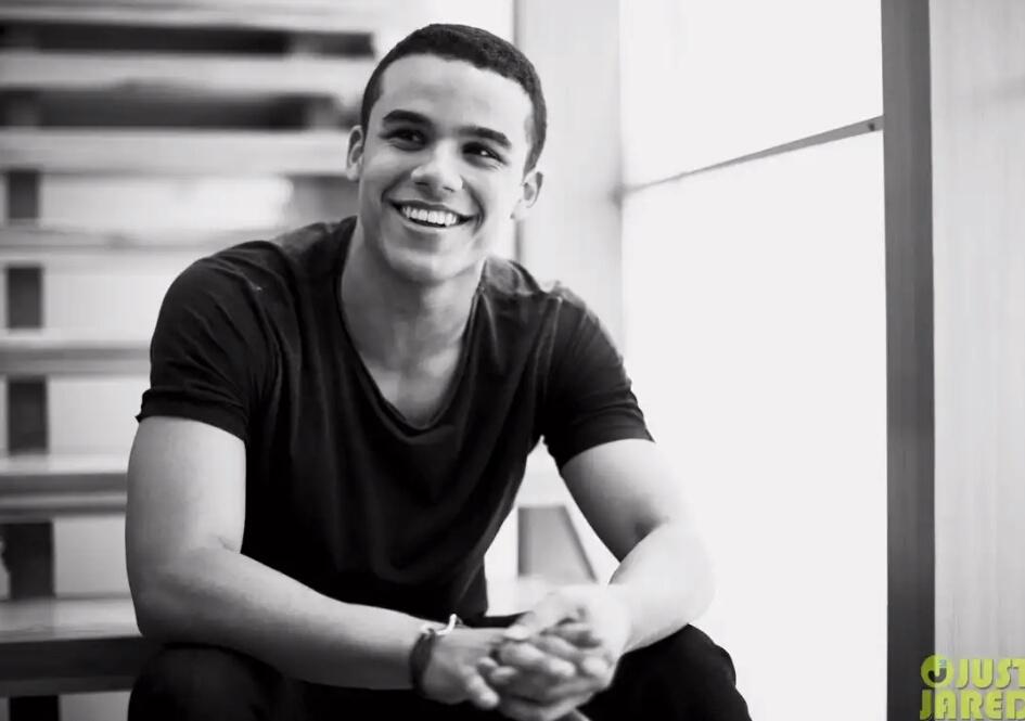 RolPatronum_EP's tweet photo. SE BUSCA A AARON THOMAS:
-Ravenclaw 
-16 años 
-Fc: Jacob Artist http://t.co/rOxGywp4Ja