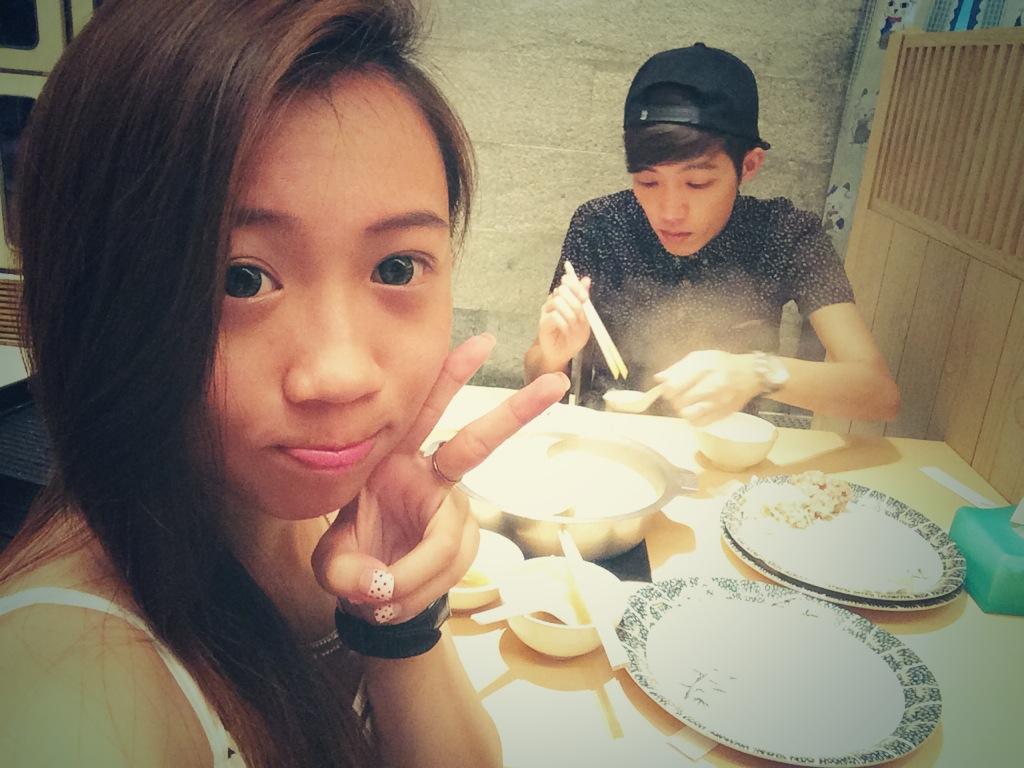 lixiaopeii's tweet image. 我們很久沒有去約會了！😭 #hateuni #hateexam #tb @TerenceeeLee