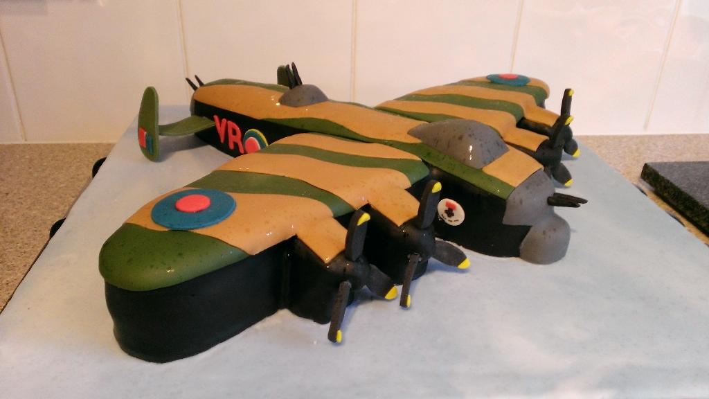 justincaseneal's tweet photo. @RAFBBMF @CWHM @ColinMcleod_D9 @Didotcom1 just picked this cake up 4 my boys birthday, hope he likes it, i do!! http://t.co/ksI6GivNpZ
