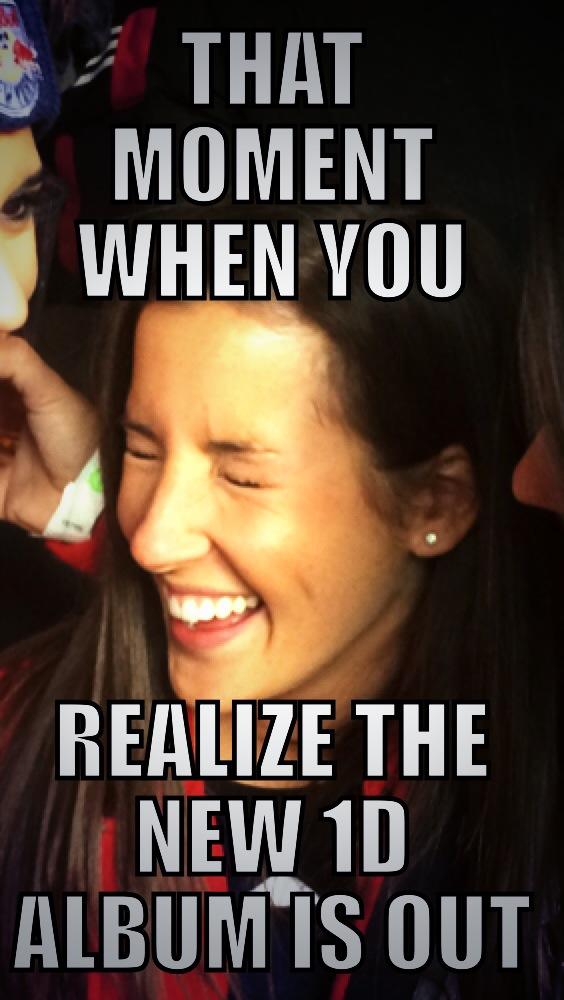 paulinaelvira's tweet photo. That moment you realize the new @onedirection album is out 😁 #1DFOURTracklist #FOUROutNow #1D http://t.co/zEhqEDfe6k