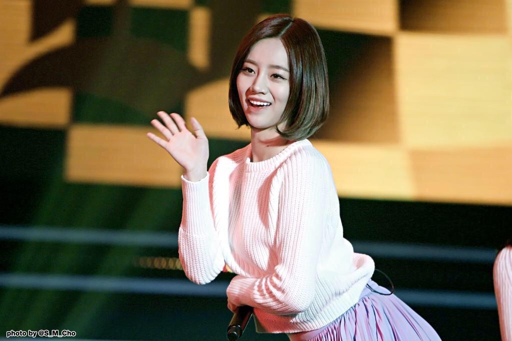 FORERPE's tweet image. “leehyeri_TH: [pic] 141115 Hyeri at Pepsi Family PEP Concert [4.bp.blogspot.com/-Xb1q20L_fr4/V…] (cr.S_M_Cho) http://t.co/dxEa8mF2RN”"