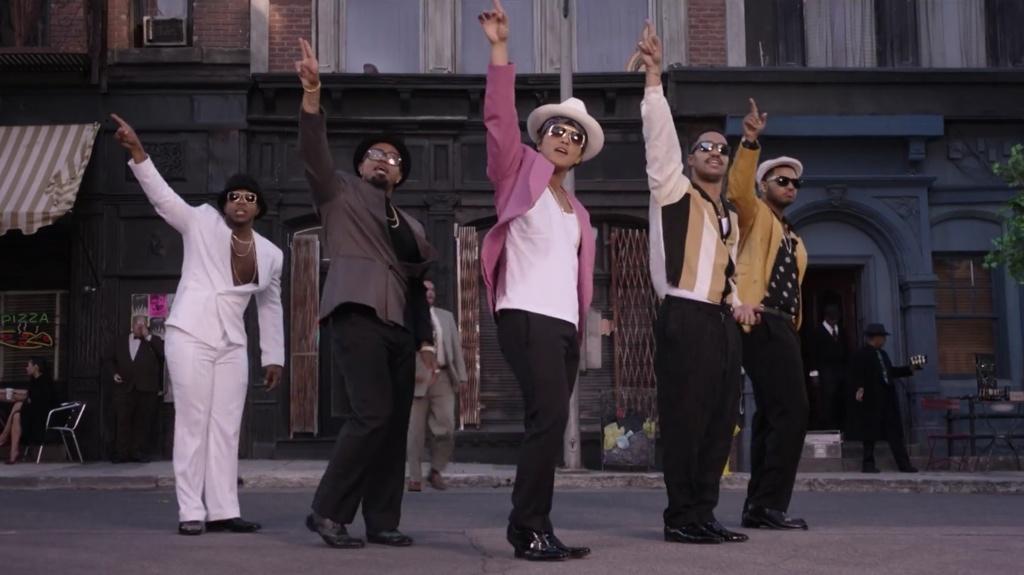 Mark ronson bruno mars uptown funk. Mark ronson feat. Bruno mars - uptown funk. Uptown funk mark. Mark ronson bruno mars.