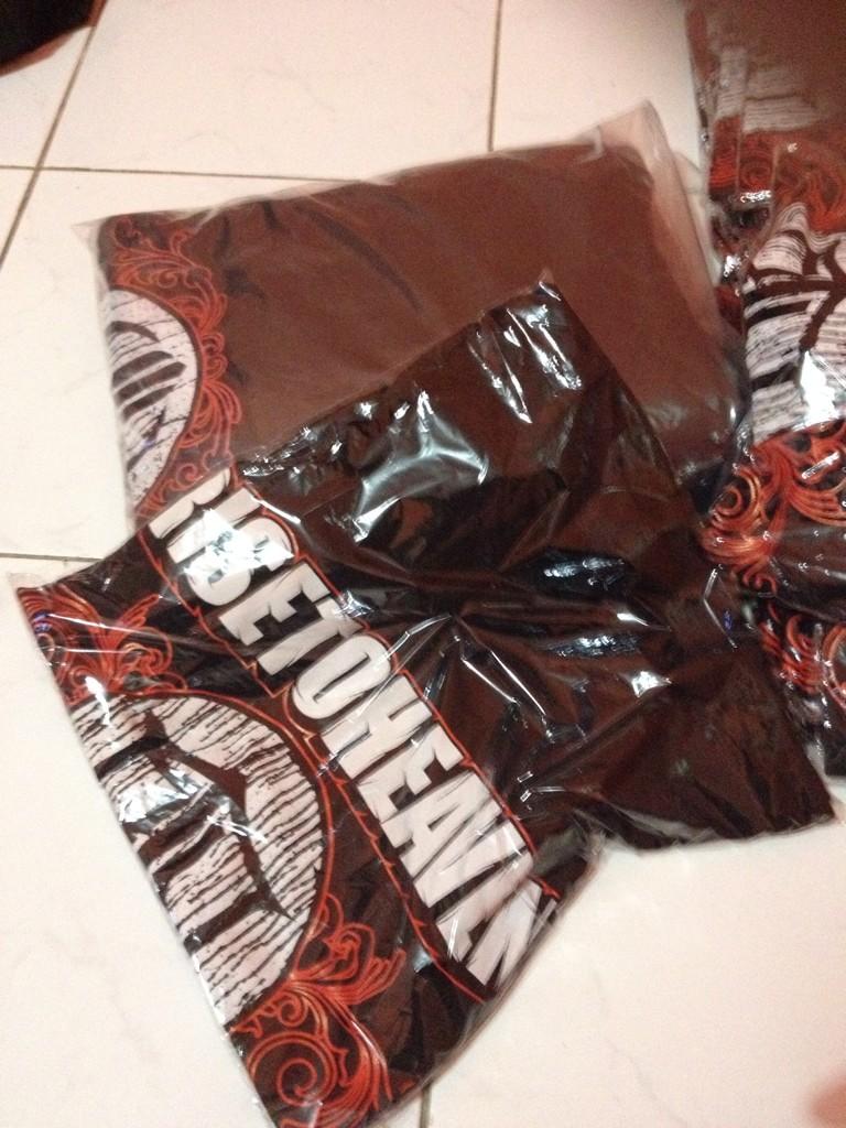 DOOMMerch's tweet image. Siap kirim ke jakarta,yogyakarta,bali, batam,semarang,pontianak let's grab it fast guys!!!! Thanks lot