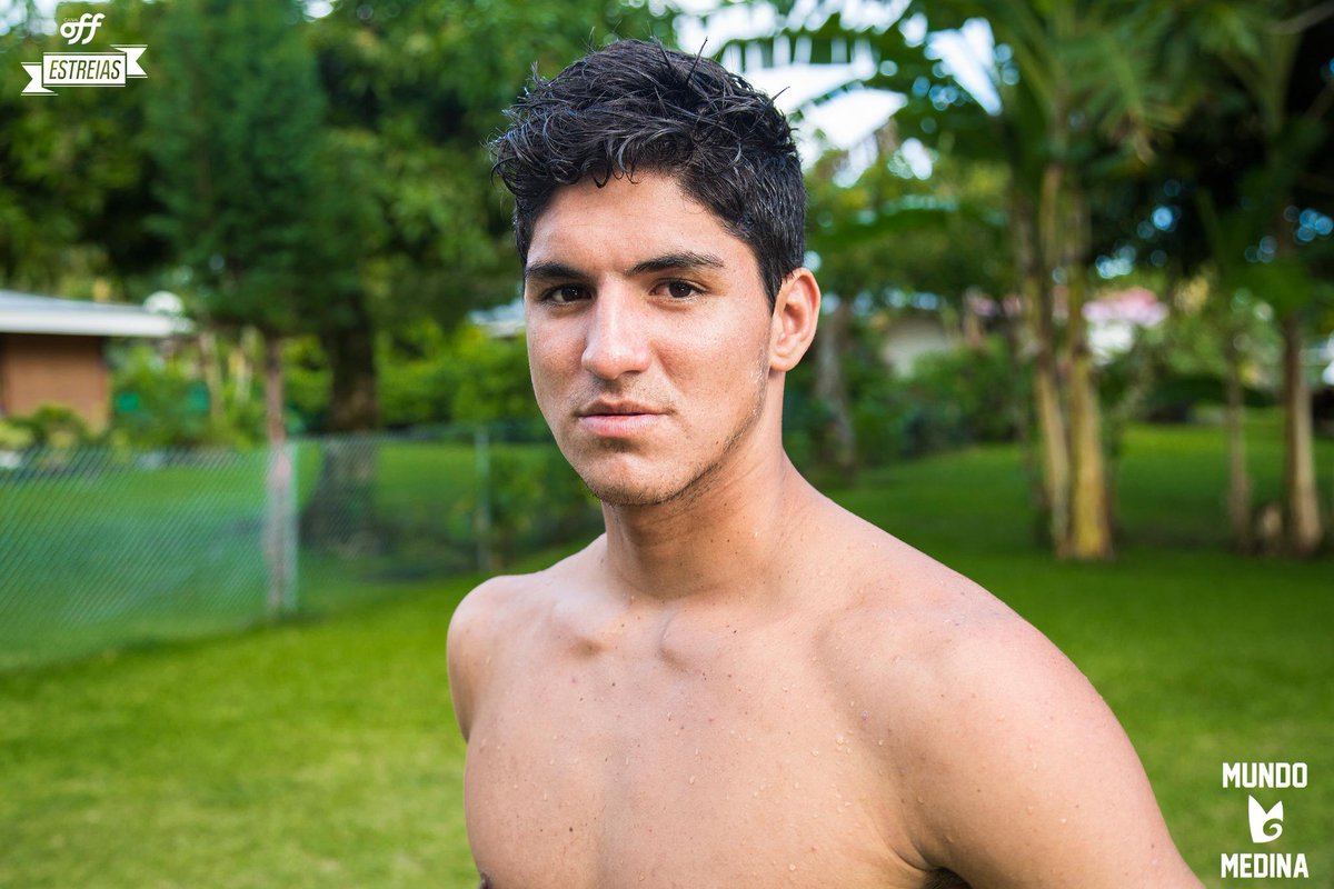 CanalOff's tweet photo. Hoje é dia de ep inédito de #MundoMedina. Veja a participação de Gabriel na etapa de Trestles: http://t.co/dK2pG1HGa3 http://t.co/fVKCDMt6k4