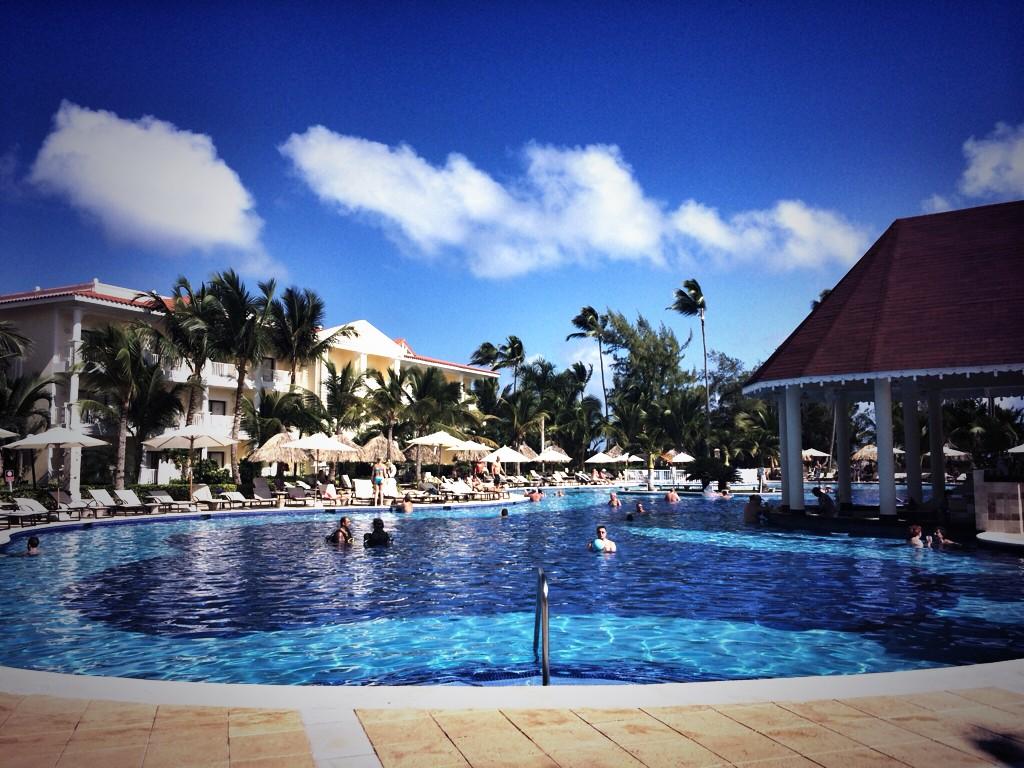NarimanePERSO's tweet photo. Mon bureau pour la semaine! Désolé d'avoir manqué la première neige! 😜☀️ #petitbreak http://t.co/a1FlW51Ndf