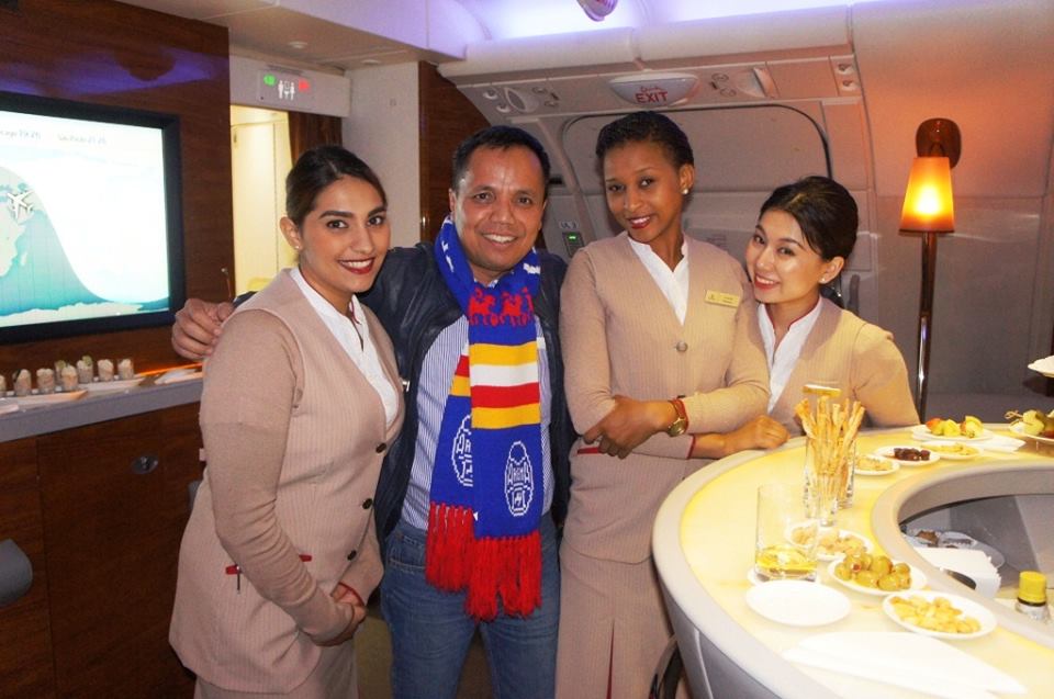 arema_98's tweet photo. #helloclasico @emirates MY LIFE MY LOVE MY FOOTBALL MY PRIDE AREMA WITH EMIRATES ANYWHERE EVERYWHERE FLYING BLUE FLAG http://t.co/w6vCB6AQqP