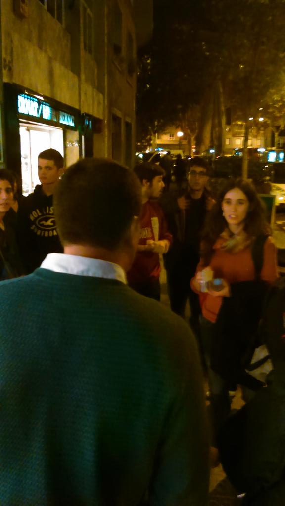 facilitapensa's tweet photo. comença la facilitació #maciapensa #barcelonapensa http://t.co/wjmFkw1Afm