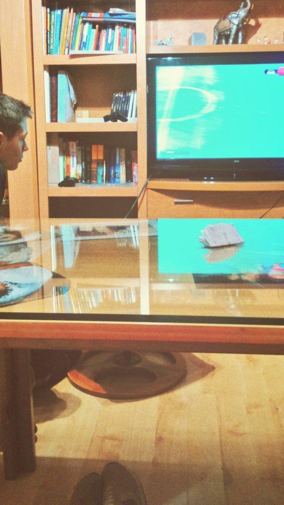 Jose_Romero100's tweet photo. El  @Cubigamer jugando al fifa http://t.co/6HNRebt449