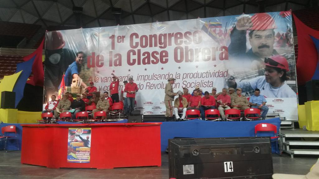 NSindicales2012's tweet photo. @czosorio @fetraelec1 Listo para juramentarse @angeldnavas en el consejo presidencial de la clase obrera http://t.co/2ayAxfjdIU