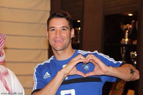 aldoodah01's tweet photo. تياقو نيفيز : ليس لديكم فكره عن مدى حبي للهلال 👆

انتم لا تعلمون كم انا احب نادي الهلال .. 💙
_ http://t.co/sOAaZ5gB19