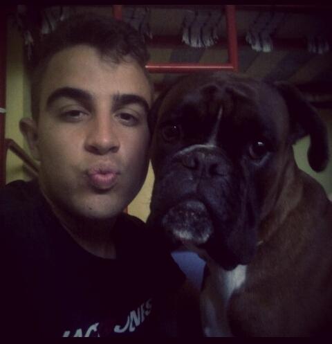 PatriiGarcia11's tweet photo. Como les quiero a mis chicosss :) @Aaron_Seyller #Borillo http://t.co/VU94YSYl1W