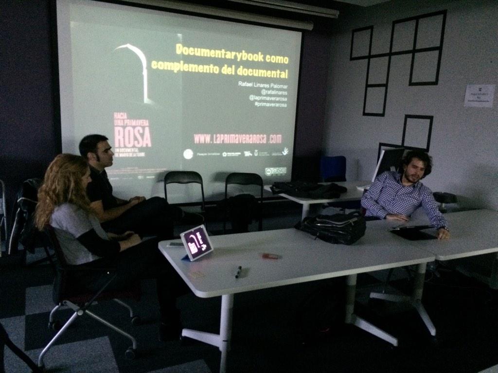 TransmediaMad's tweet photo. RT @LaPrimaveraRosa: Ya estamos en él meetup con @aormaechea @YoMarioTorre y @rafalinares http://t.co/mQ8szqC90U