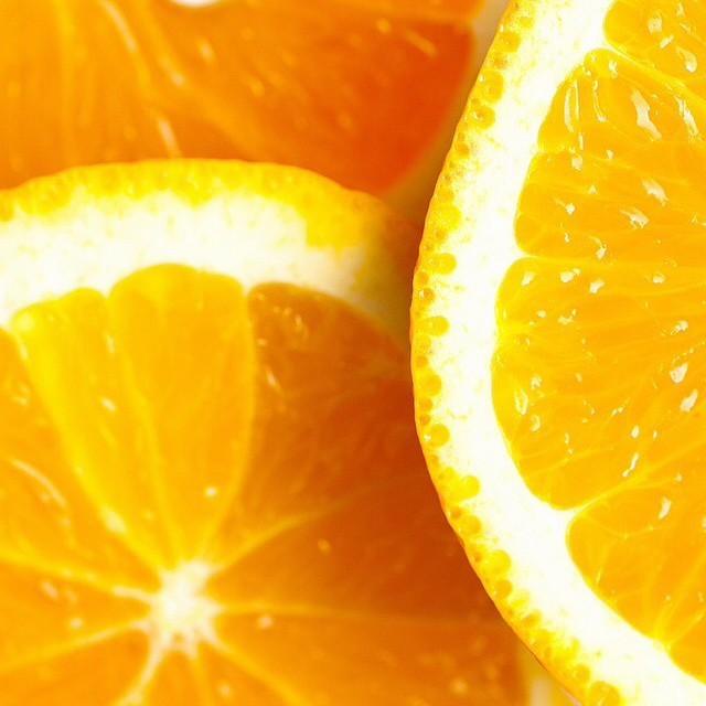 Citadelle_RD's tweet image. Las naranjas son perfectas para darle un toque aromático a nuestro Gin&amp;amp;Tonic. 
#Citadell... ift.tt/1sZ0bYe