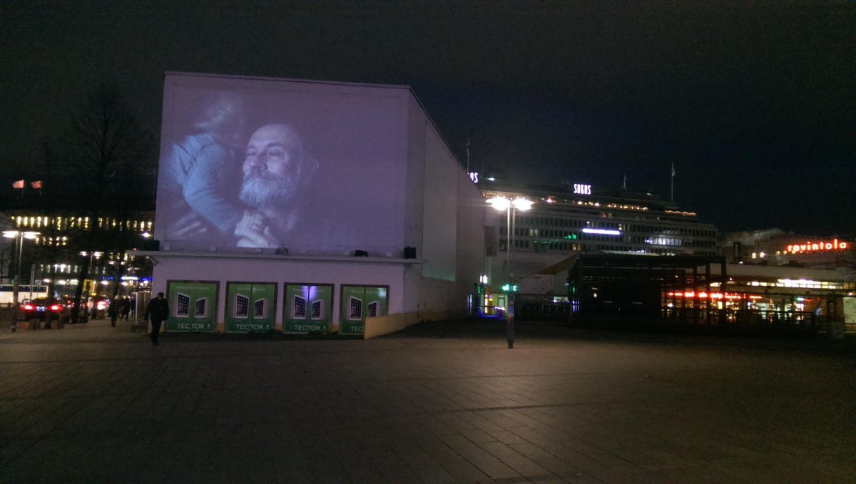 EUkomissio's tweet photo. Juhana Moisanderin #videoinstallaatio huomisesta lähtien #Lasipalatsi’n ulkoseinällä. #sinunEU #marraskuu #taide http://t.co/Kqn4mLqgh5
