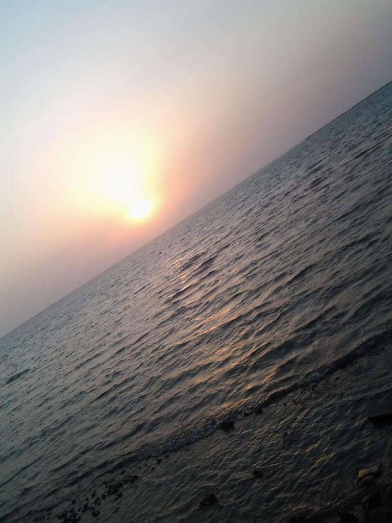 hnooooofv's tweet photo. وهل يوجد اجمل من البحر.:-)

200000 http://t.co/23WFW3RF3O