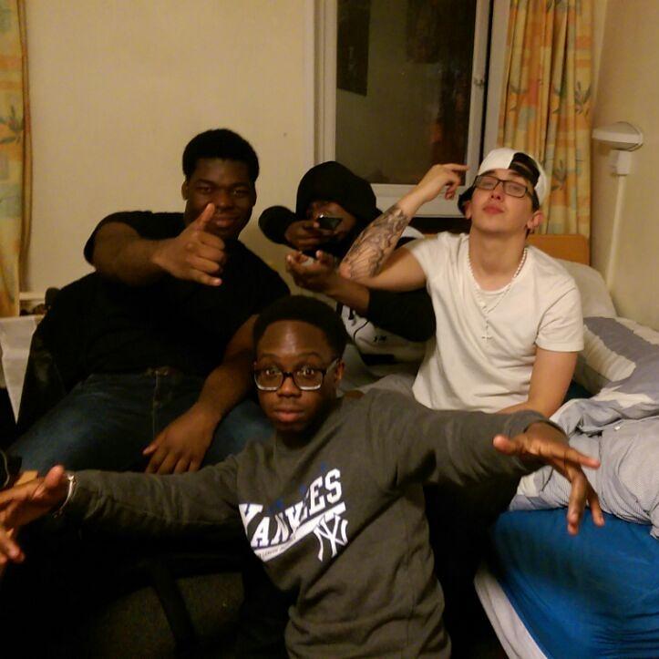 DhanyshenR's tweet photo. David's 19th in Leicester maudd http://t.co/p9c9uNoZZU