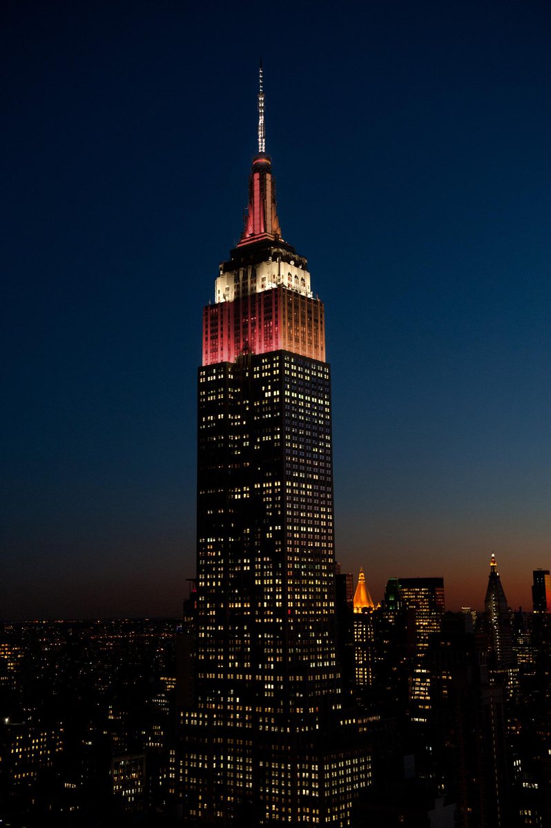 LehighU's tweet photo. This Sat, the Empire State bldg. will be lit #Lehigh brown &amp; @LafCol maroon for #Rivalry150! http://t.co/ZEZklFLP9R http://t.co/ievza4Bj1g