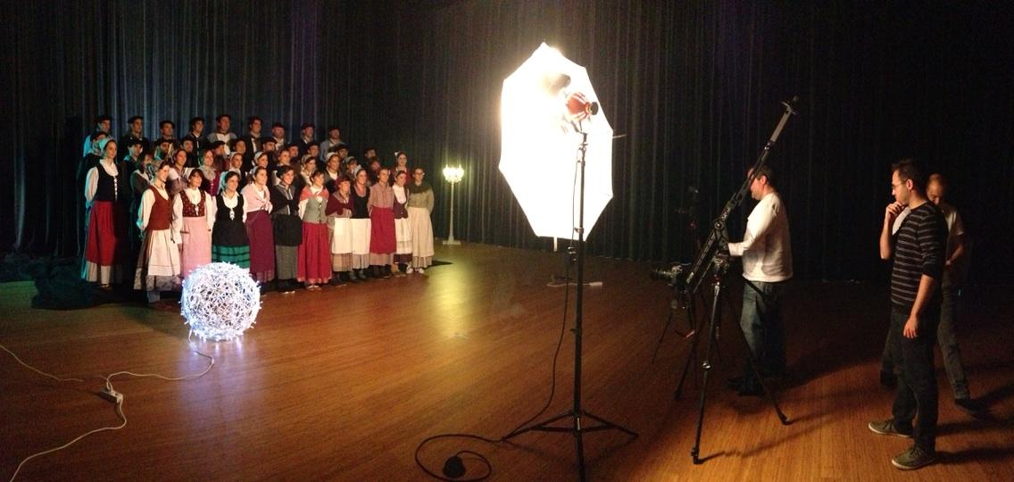 Recibiendo a la navidad en Idom