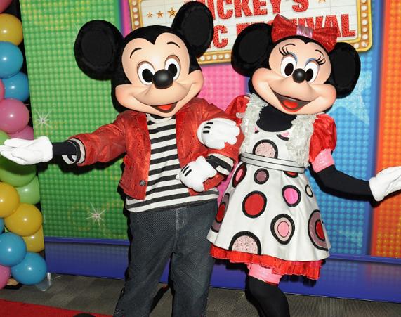 VarinaDeCesare's tweet photo. Mickey Mouse cumple hoy 86 años. ¡Felicidades! Te contamos 10 anécdotas de Walt Disney: http://t.co/RvaDqDCPTn http://t.co/cspBpnsXzF"