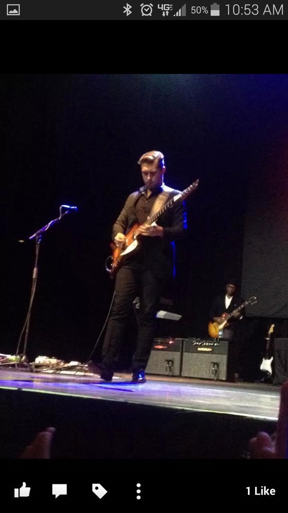 Happy birthday to my favorite guitar ever :-) Isaac Hanson 