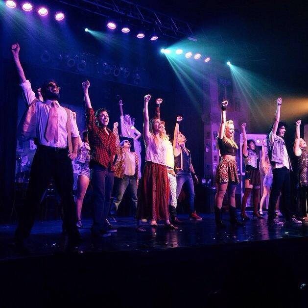 RockOfAgesArg's tweet photo. Pasaron las primeras 6 funciones, quedan 6 más!! No te las pierdas!! #YoQuieroRock http://t.co/hnXgdu4uZl