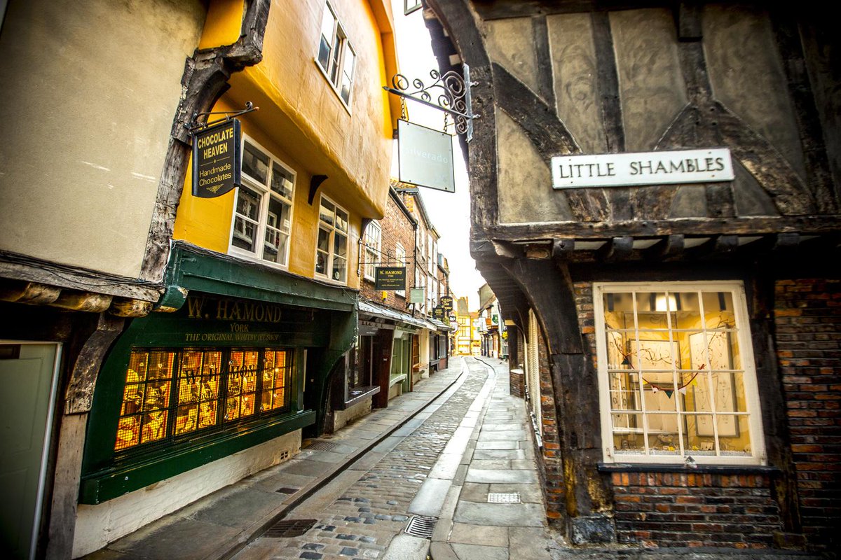 Pretend you're in a #HarryPotter movie in the Shambles in York: bit.ly/1yMQqjE
