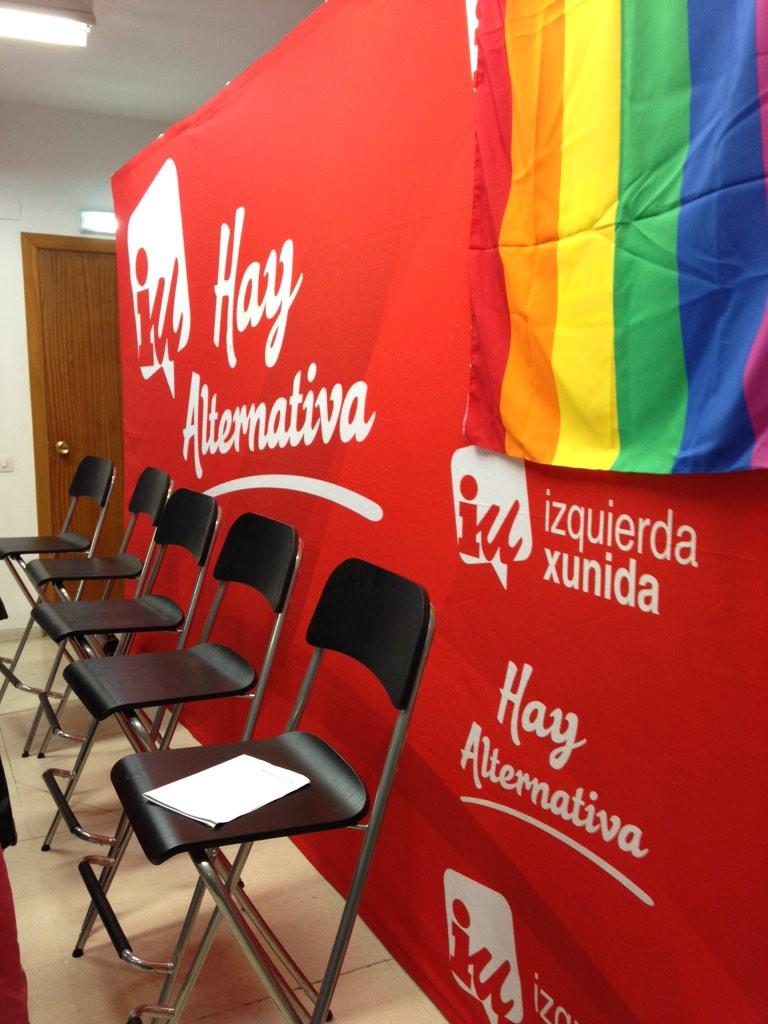 larahache's tweet photo. A punto de comenzar el #Encuentro asturiano para un #NuevoPais con @mgorviz @iunida http://t.co/7kXlQign82