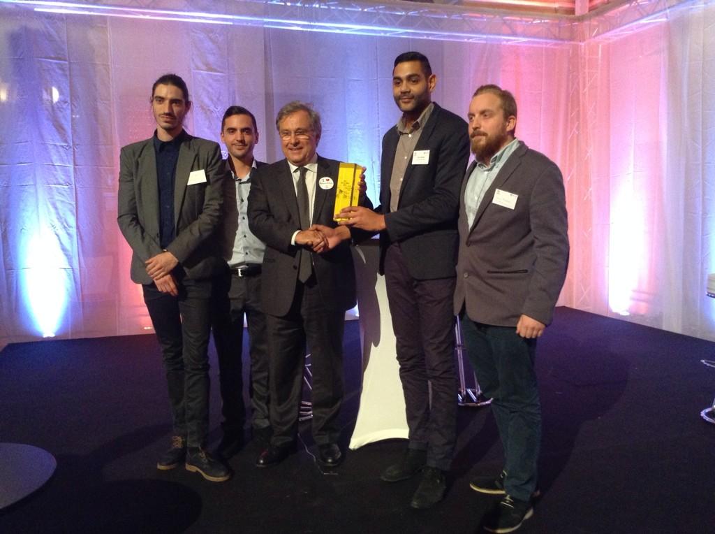 e_imberton's tweet photo. "@CCIdeLYON: http://t.co/TwZ3EhLhGI remporte le Premier prix du concours Pitch ta boîte. Bravo ! #FDELYON http://t.co/0R24iS6hpK"