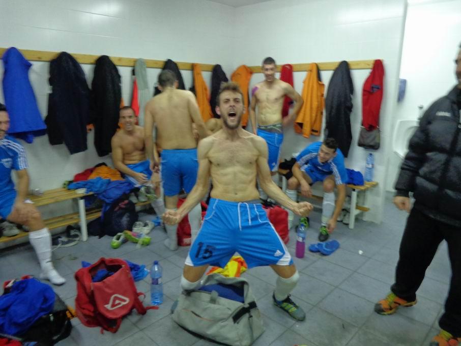 EPDV's tweet photo. El Sporting Villena suma y sigue. Cuarta victoria seguida tras imponerse al Enguera: http://t.co/e4ygIZydHZ http://t.co/6KQHzs3o1h