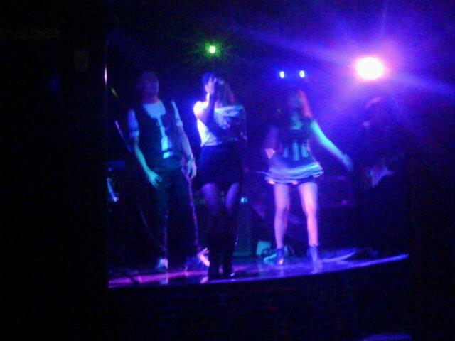 anindhita_nia's tweet photo. ESCORT BAND @OBORCAFEYk @ESCORTtop40 @oksitabidari @Tyo_Well @ChristTarigan http://t.co/8VKAQm78vJ