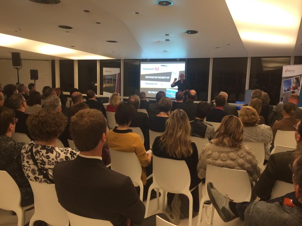 SDWorxBelgie's tweet image. 100 toppers uit de publieke sector hangen aan de lippen van @HermanToch. #transformordie #LeadershipInspirationEvent