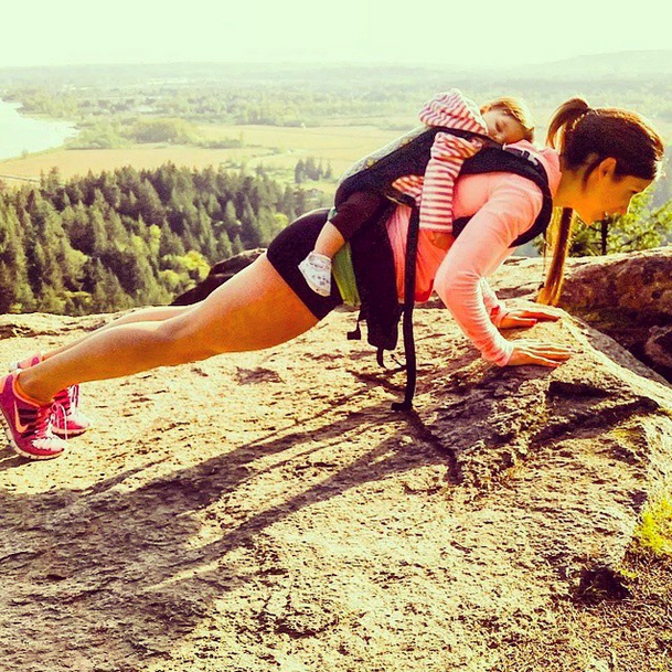 shakeology's tweet photo. Christina is taking no excuses November to another level. #OneHealthyChoice // Photo via christinadelaportas http://t.co/OlFrvAF57p