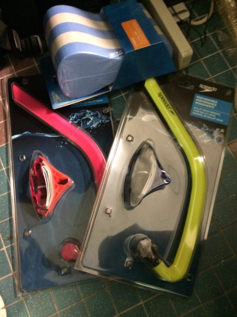 CFBswim's tweet photo. New toys for our Elite Group swimmers @speedo http://t.co/x1UxNBIinX
