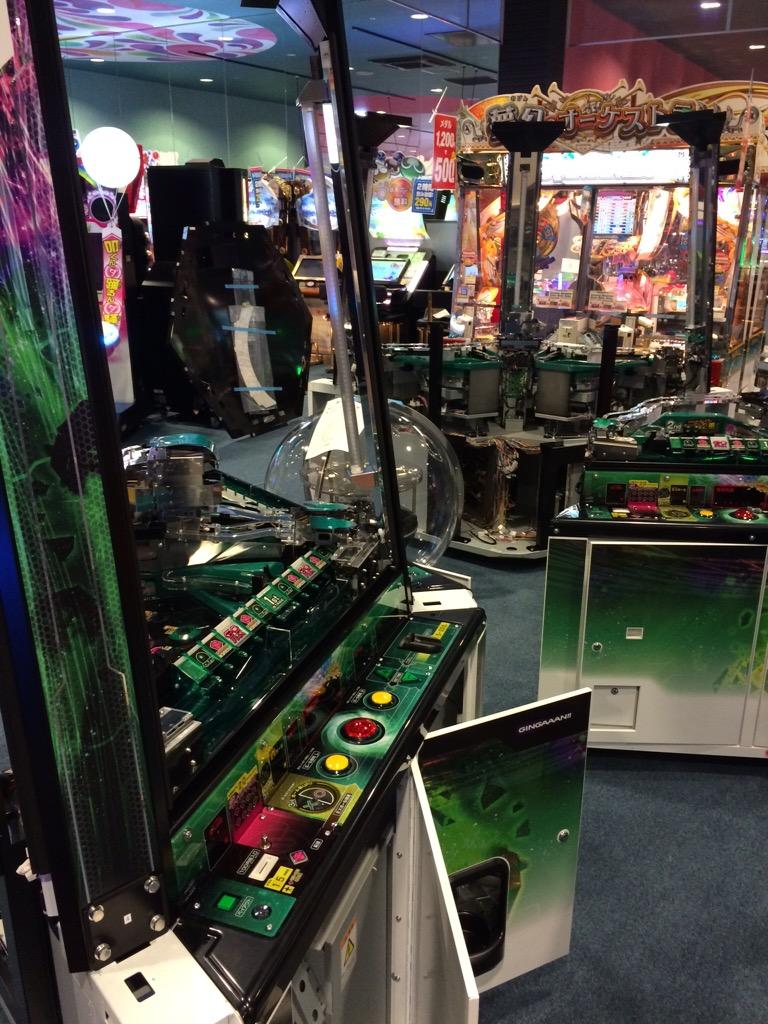 今日は新しい #メダルゲーム が入ってきました！ただいま組み立て作業