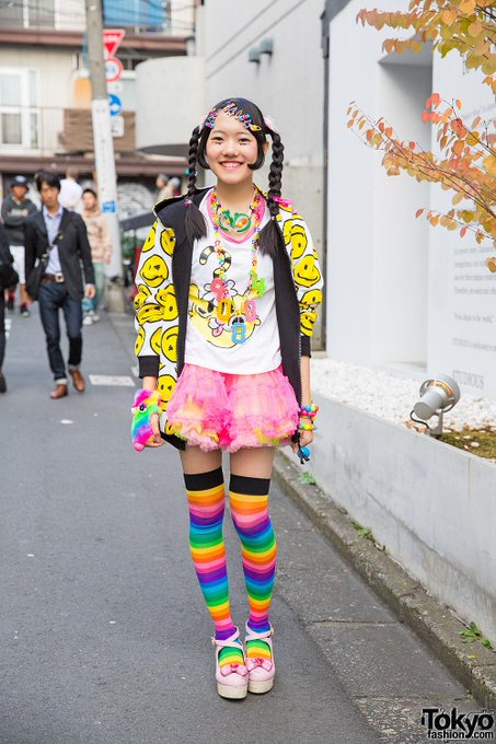 いまこそ 黒髪デコラ がとってもかわいい 黒髪popメイクの必勝法 ｓｐ動画つ カリスマトーク 女の子のカワイイを発信するメディア