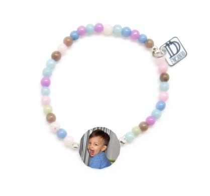 DencantoDesign's tweet photo. Nueva pulsera entrelazada con cuarzos y perlas #cuarzos #perlas #entrelazada #personalizada #única http://t.co/Ja4vvlZ6nC