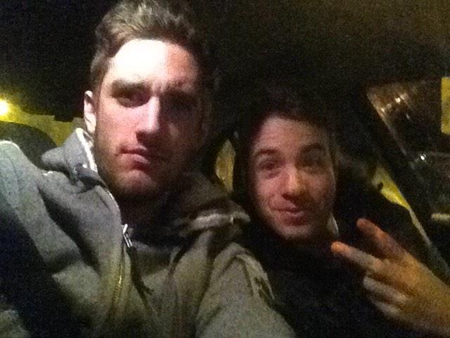 Iaki40's tweet image. Despues de las fotos de la orla, ahora toca rapada de pelo! A lo loco! @ManuT92 #todoscalvos 
#fatherstyle