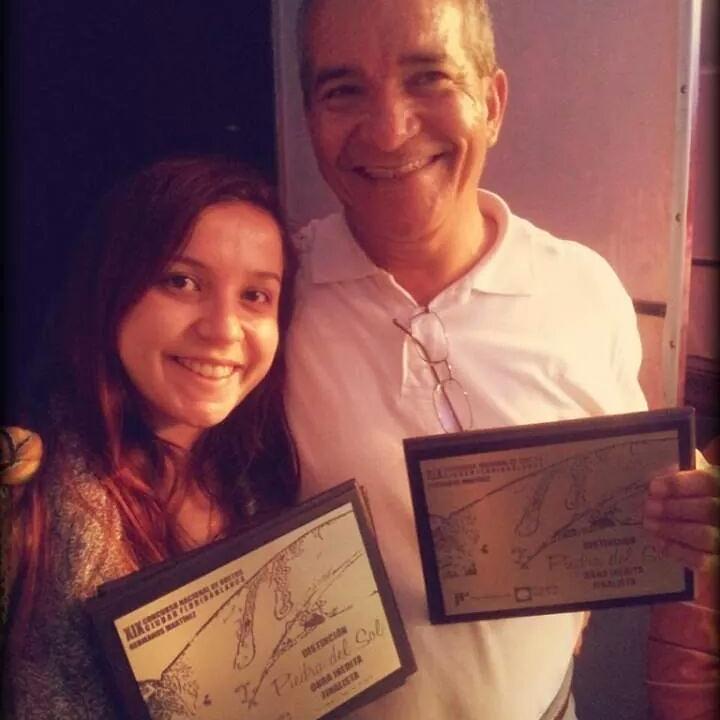 AniraMusica's tweet photo. Felicidad!!!!! http://t.co/8cdcFpupPK
