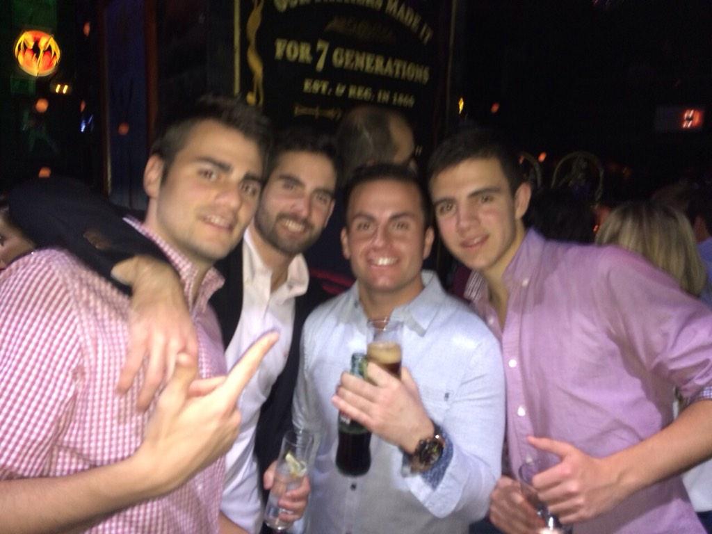 davidmartinezs2's tweet photo. @wily_olula @franciscotapia8 @15_juanma a ver cuando repetimos 👍👍👍 http://t.co/B2A0ZQgtk2