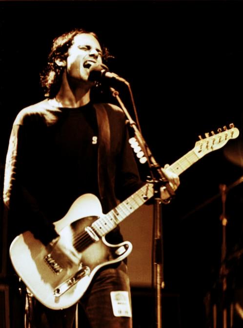 "Time to write and sing, to laugh, to listen, to discover, to cry, to love music - Jeff Buckley (Happy Birthday JB) 