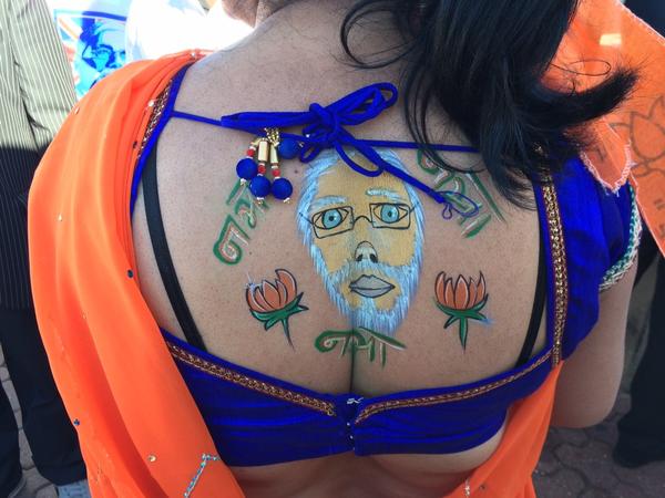 ExposeAAP's tweet image. #AntiModiBrigade is free to call it a photo shop image

Kudos to @narendramodi popularity 
#SydneyStorm