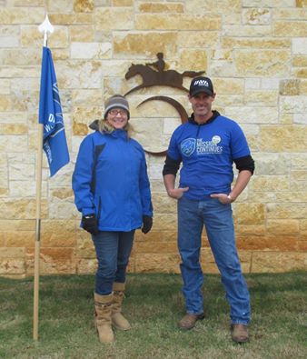 #HoovesforHeroes team @nickel1963 & @ukulelezu  joined @TMCDallas1st in service Sat! @missioncontinue @EQUEST_TX