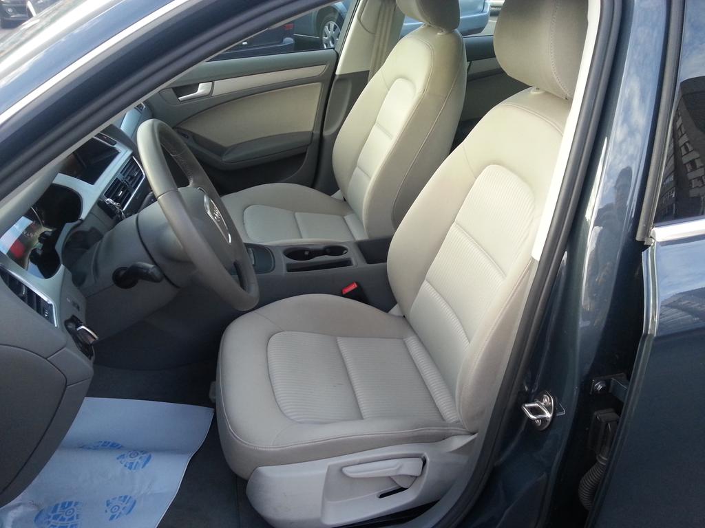 AutoExclusiveBi's tweet image. Audi A4 1.8 tfsi 122cv, 20.000 kms del 2.010 : 16.900€