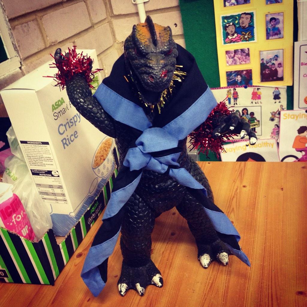 Questzillor rocking his new <a href="/excalibur_esu/">Excalibur ESU</a> necker