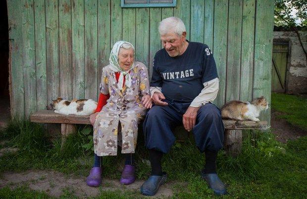 В беларуси можно жить. Жизнь в белорусской глубинке.. Белорусские старики. Пенсионеры Беларусь. Белорусские пенсионеры.