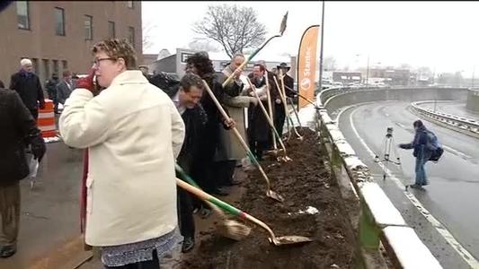 Officials hold first fill ceremony for Inner Loop whec.tv/11d91KQ #byebyeloop
