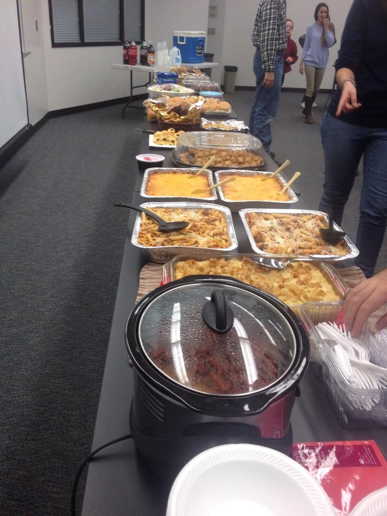 Thanks to everyone who brought food tonight! Great turnout 😋