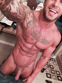 Thee_Legend_'s tweet photo. I've got my meat out for the boys..... Give it a RT.... Let's get me seen by as many as possible haha 😂 GO!! http://t.co/Q8XLIDcTkl