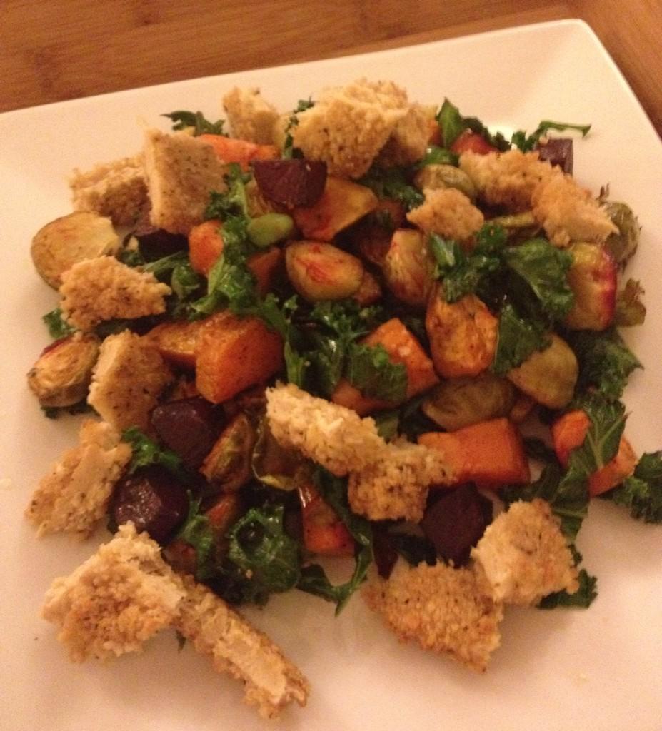 Shelly555's tweet photo. Warm winter salad wonderfulness... #itshealthytoo #veggie #crueltyfree #deliciouslyella http://t.co/F0ghXWZnMz