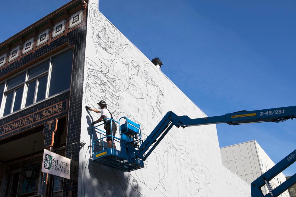 LeQuiVive's tweet photo. @JuxtapozMag shares @ZioZiegler "Intuitivism" &amp; mural on @spicemonkeybar pics by @brockbrake http://t.co/66w8XwSXEq http://t.co/2hDx8HrVYl